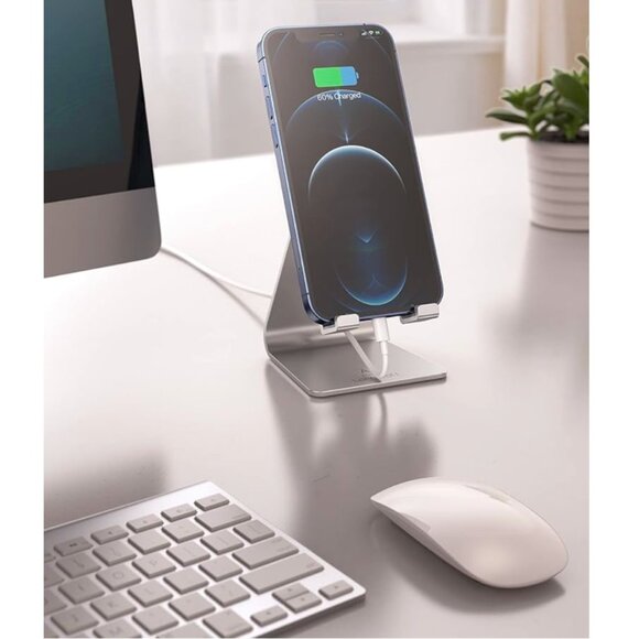 NWT Adjustable Cellphone Stand Dock Charging Port Desktop Holder Silver Aluminum - Picture 1 of 11